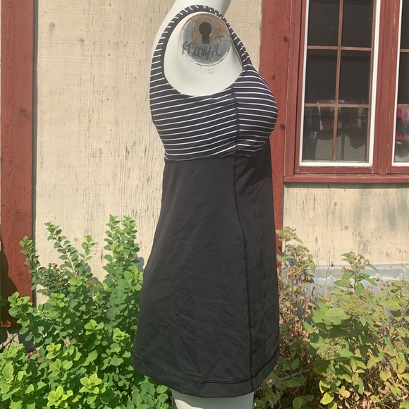 Lululemon Aria Tank II size 8 - Picture 6 of 8